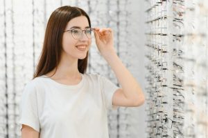 عوامل موثر در بروز آستیگمات یا کژبینی