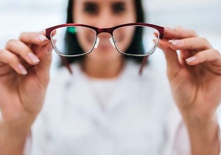 تاری دید بعد از عمل لازک چقدر طول میکشد؟
