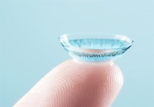 مقایسه لنز اسکلرال با لنز هیبریدی؟
