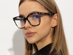راهنمای خرید عینک تدریجی در رشت – دید واضح در همه فاصله‌ها