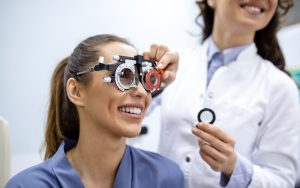 اپتومتریست حرفه‌ای در رشت چه خدماتی ارائه می‌دهد؟ معرفی کامل