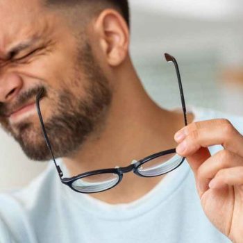 علائم درست استفاده نکردن از عینک