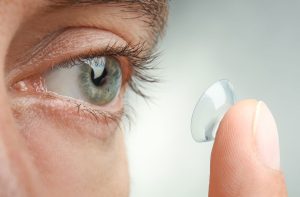 مقایسه لنز اسکلرال با لنز هیبریدی؟