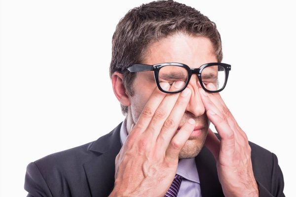 دلیل درد چشم بعد از عمل لیزیک